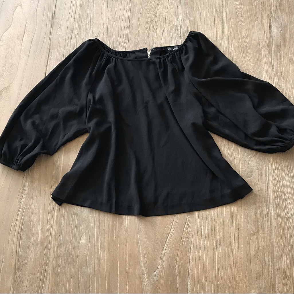 White House Black Market Black Cropped Blouse